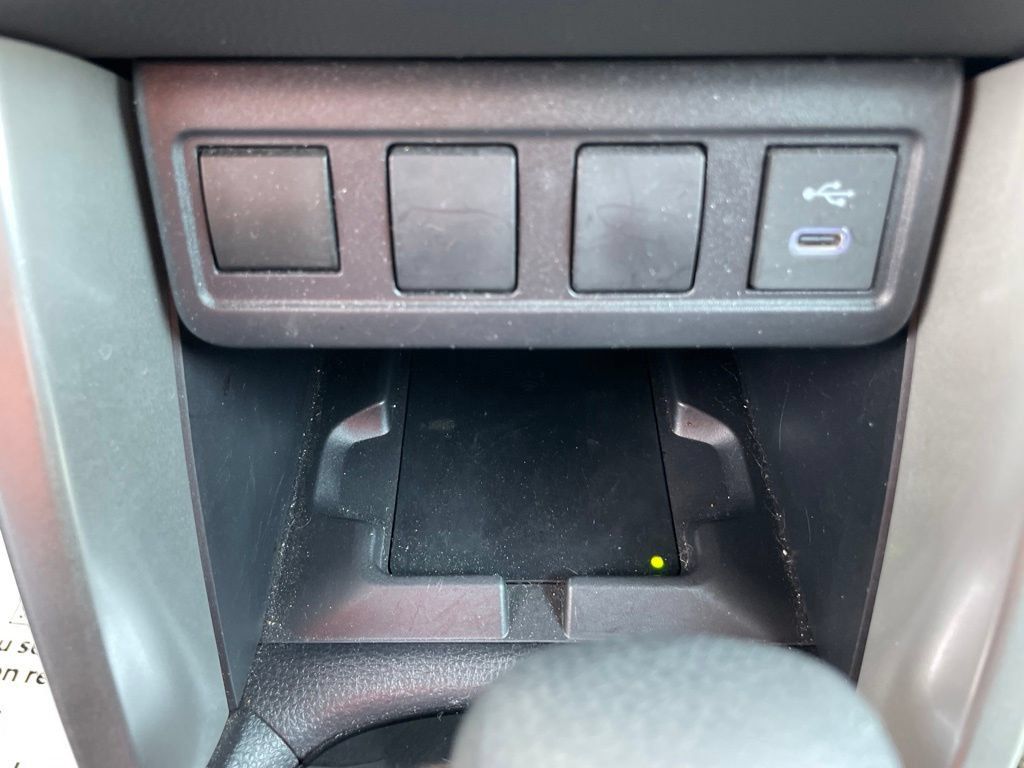 Used 2025 Toyota Corolla Cross LE w/ Moonroof Package FWD image 21