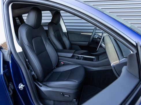 Used 2023 Tesla Model Y Performance image 29