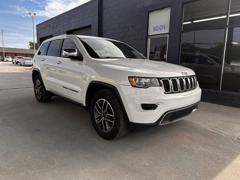 Used 2020 Jeep Grand Cherokee Limited w/ Luxury Group II RWD image 2