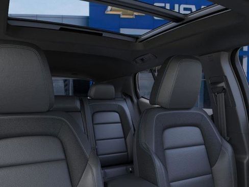 New 2025 Chevrolet Equinox EV LT image 24