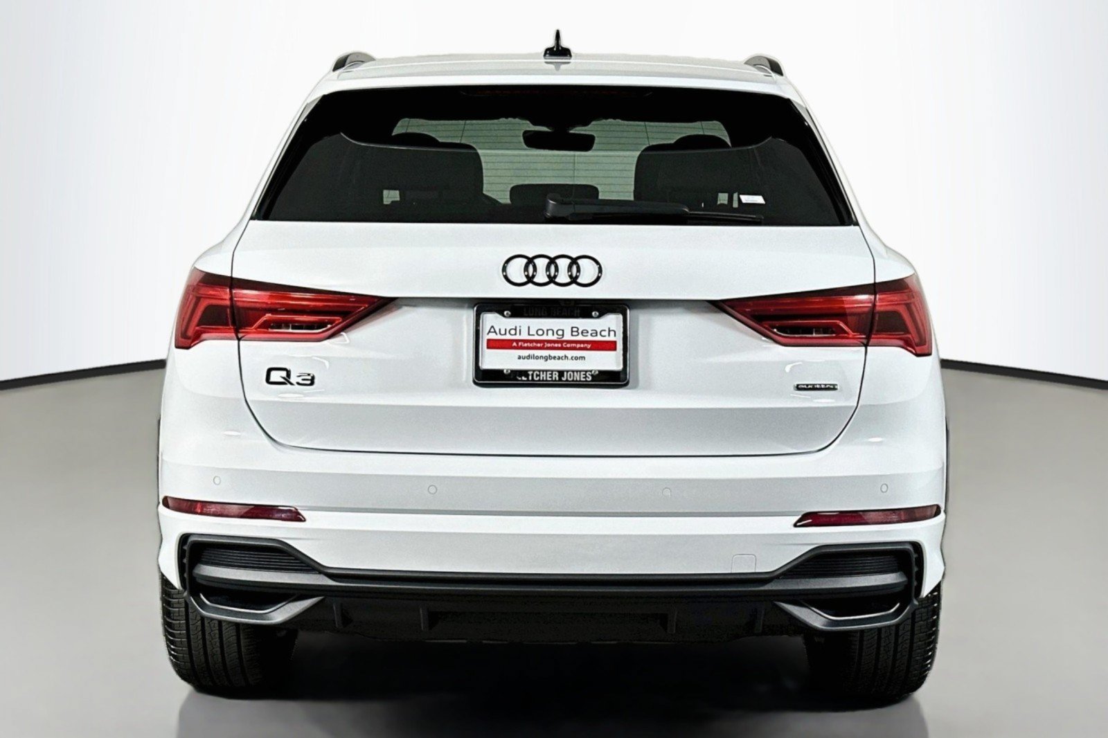 Used 2024 Audi Q3 2.0T Premium AWD/4WD image 3