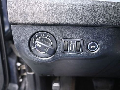 Used 2018 Chrysler 300 S w/ 300S Premium Group image 24