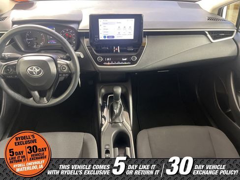 Used 2025 Toyota Corolla LE image 19