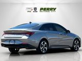 Used 2023 Hyundai Elantra SEL w/ Convenience Package image 3