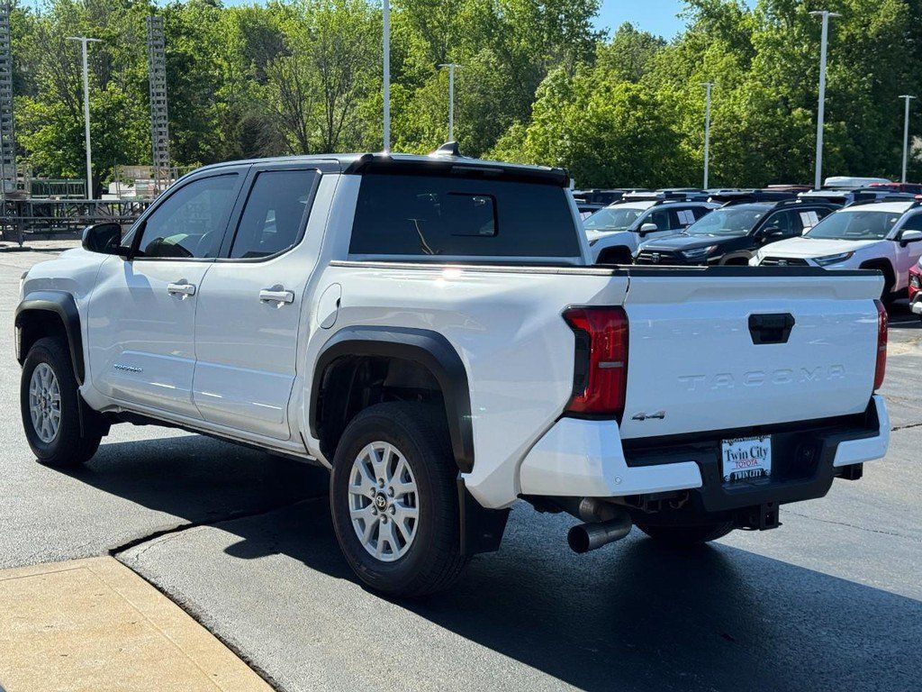 Certified 2024 Toyota Tacoma SR5 AWD/4WD image 6