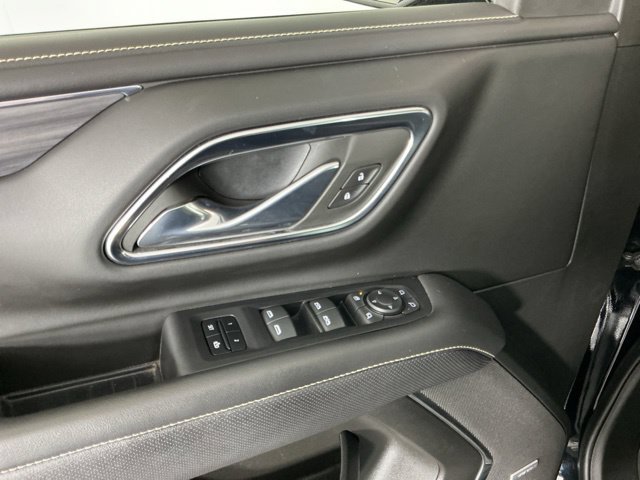 Used 2023 GMC Yukon XL SLT w/ SLT Premium Package AWD/4WD image 13