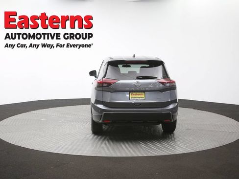 Used 2024 Nissan Rogue S AWD/4WD image 38