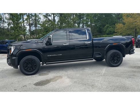 Certified 2024 GMC Sierra 2500 Denali Ultimate AWD/4WD image 5