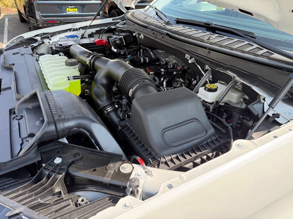 New 2027 Lincoln Navigator Premiere AWD/4WD image 38