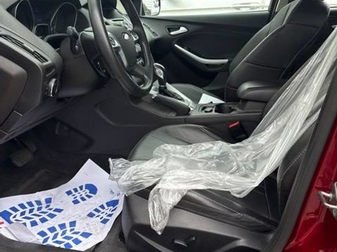 Used 2014 Ford Focus SE w/ Equipment Group 201A FWD image 3