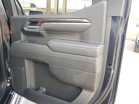 New 2026 GMC Sierra 1500 SLE image 11