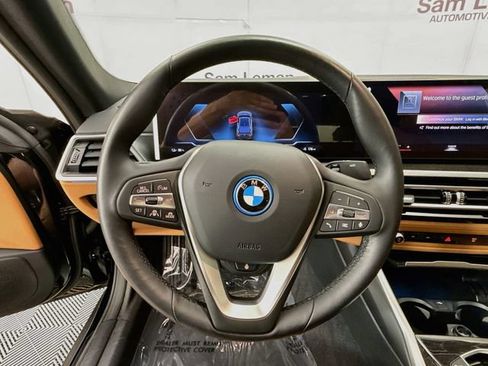 Used 2023 BMW i4 eDrive35 RWD image 11