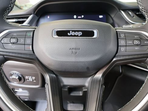 Used 2024 Jeep Grand Cherokee L Altitude AWD/4WD image 23