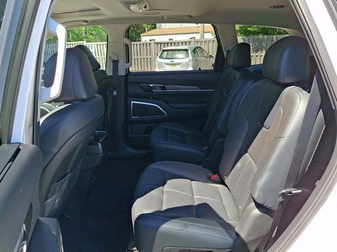 Used 2022 Kia Telluride EX w/ EX Premium Package AWD/4WD image 11