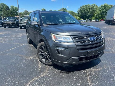 Used 2018 Ford Explorer XLT w/ Equipment Group 202A FWD image 1