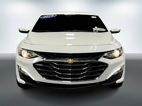 Used 2019 Chevrolet Malibu LT image 2