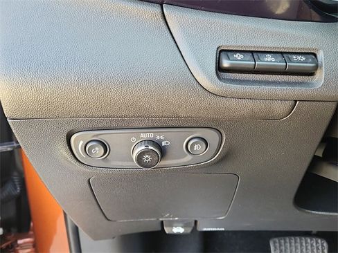 Certified 2020 Buick Encore GX Select w/ Advanced Technology Package image 21