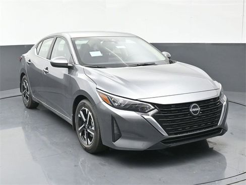 Certified 2025 Nissan Sentra SV image 1