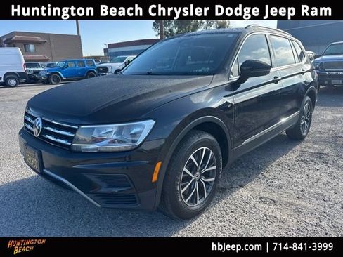 Used 2020 Volkswagen Tiguan SE R-Line FWD image 1