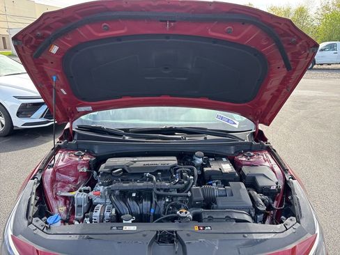 Used 2023 Hyundai Elantra Limited FWD image 12