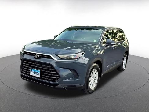 Used 2025 Toyota Grand Highlander FWD image 7