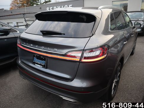 Used 2022 Lincoln Nautilus Reserve image 5