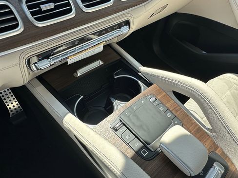 New 2026 Mercedes-Benz GLS 450 4MATIC image 33