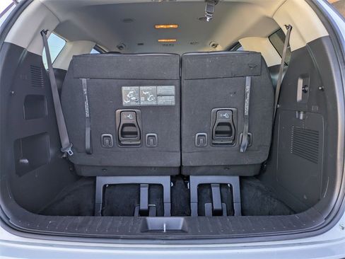 Used 2024 Kia Carnival LX image 30