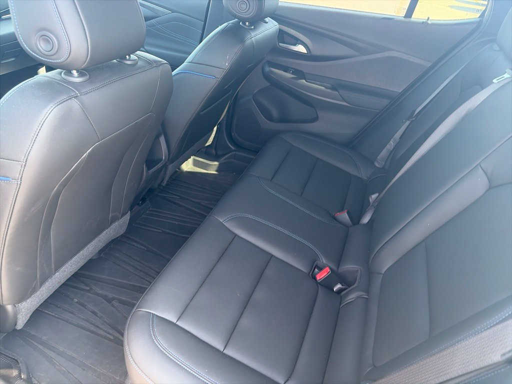 Used 2025 Buick Envista Sport Touring w/ Convenience I Package FWD image 11
