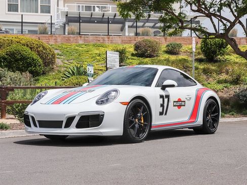Used 2019 Porsche 911 Carrera GTS image 4