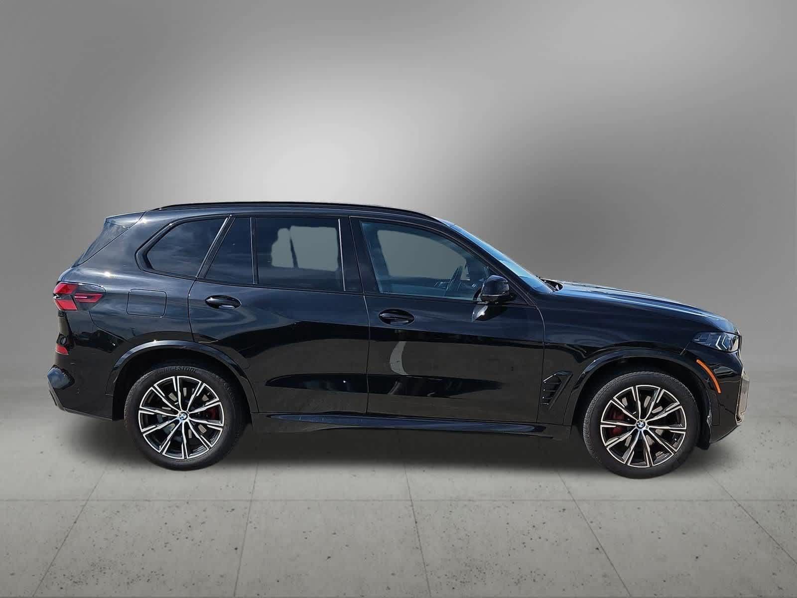 Used 2024 BMW X5 xDrive40i w/ M Sport Package AWD/4WD image 7