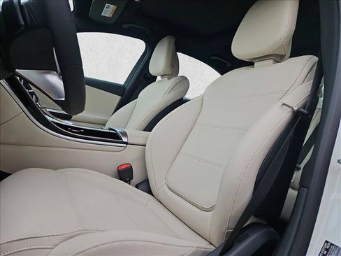 Used 2026 Mercedes-Benz C 300 4MATIC Sedan image 4