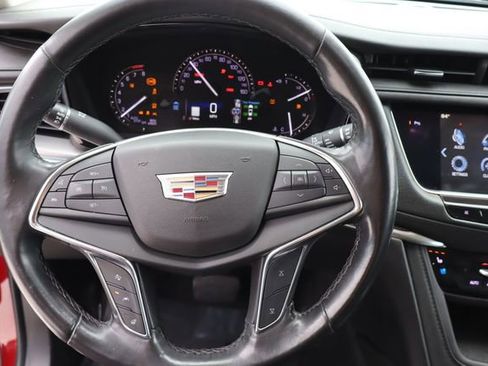 Used 2019 Cadillac XT5 Premium Luxury image 32