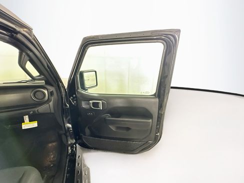 Used 2022 Jeep Gladiator Sport AWD/4WD image 30