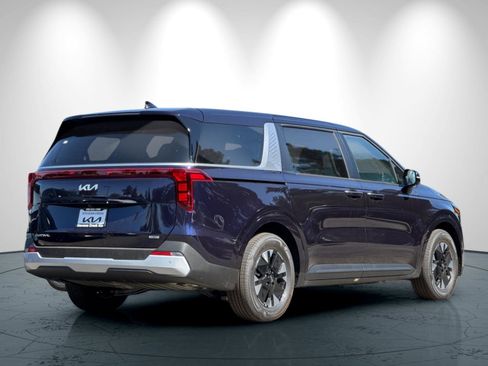 New 2026 Kia Carnival LXS image 4