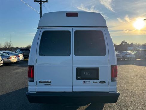 Used 2014 Ford E-250 and Econoline 250 Extended w/ Power Group image 9