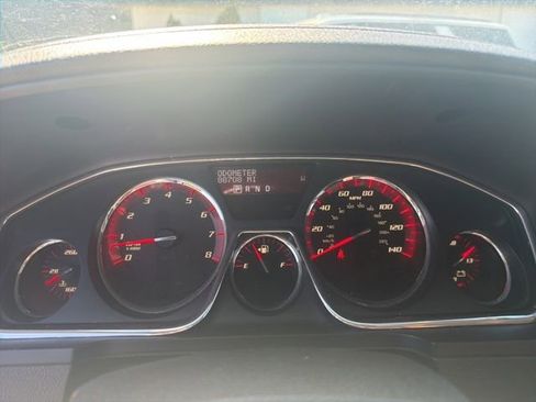 Used 2015 GMC Acadia SLE FWD image 2