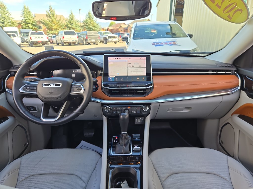 Used 2022 Jeep Compass Limited w/ Elite Group AWD/4WD image 18