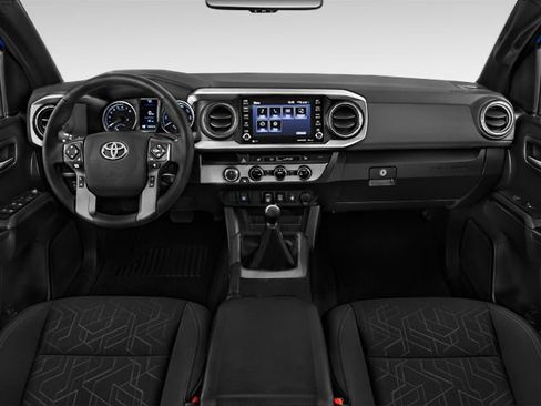 Used 2022 Toyota Tacoma TRD Sport AWD/4WD image 3
