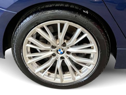 Used 2023 BMW 330i xDrive Sedan w/ Convenience Package AWD/4WD image 10