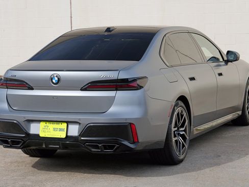 Used 2023 BMW 760i xDrive AWD/4WD image 59