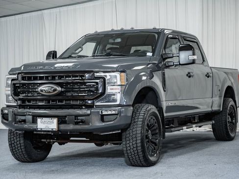 Used 2021 Ford F350 Lariat image 3