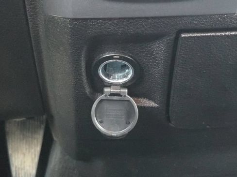 Used 2022 RAM 1500 Warlock AWD/4WD image 31