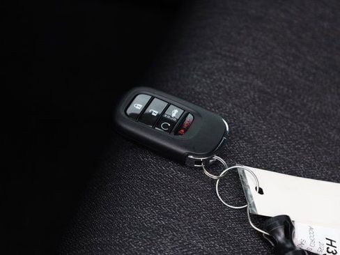 Used 2025 Honda Accord SE image 32