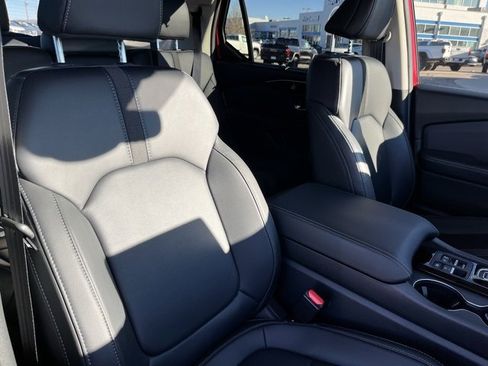 Used 2025 Honda Pilot EX-L image 22