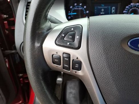 Used 2018 Ford Taurus SEL FWD image 19