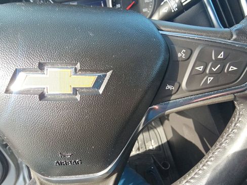 Used 2021 Chevrolet Equinox LT image 12