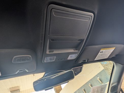 Used 2025 Ford Mustang GT Premium image 28