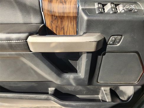 Used 2019 Ford F150 Lariat w/ Equipment Group 502A Luxury image 30