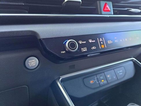 New 2026 Kia Carnival EX image 16